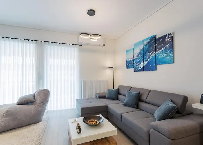 Bright 2 Bedroom Apartment Helios By Philoxenia